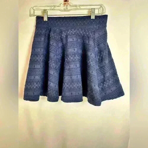 H&M Blue Textured Mini Skirt (Size Small) - Picture 6 of 7